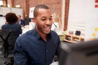 salesperson-social-selling-sales-call